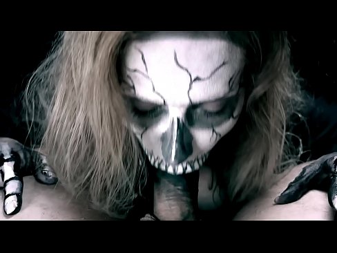 ❤️ Demonska djevojka siše kurac svojim crnim ustima i guta spermu. Jebeni video u pornografiji bs.milf-nut-net.ru ❌❤